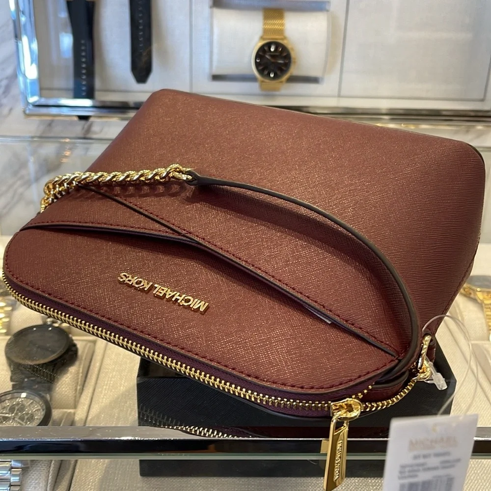 MICHAEL KORS
Jet Set Travel Medium Dome Crossbody Bag
Oxblood 
NWT - Picture 8 of 16